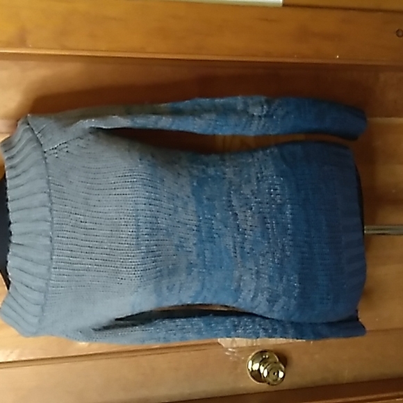 Decree Off The Shoulder Gray and Teal Sweater Size S - Picture 1 of 5